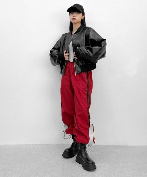 LVEU.(ラブユ.)の「【LVEU.】フロントジップオープンネックトップス / トップス カットソー リブ ジップ 羽織り カーディガン カーデ オープンネック クロップド ショート丈 ブラック グレー(Tシャツ/カットソー・レディース・ブラック/グレー・FREE)」の8枚目の写真