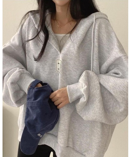 CANVAS+(キャンバスプラス)の「【CANVAS+】センターパッチルーズプルオーバーパーカー(パーカー・レディース・グレー/ブラック/ベージュ・M)」の1枚目の写真