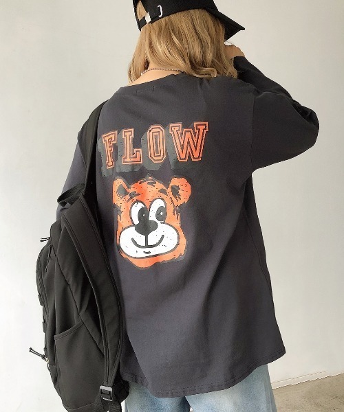 SHEENA(シーナ)の「FLOWbearプリントルーズロンT(Tシャツ/カットソー・レディース・ダークグリーン/ダークグレー/パープル/ホワイト・M)」の3枚目の写真