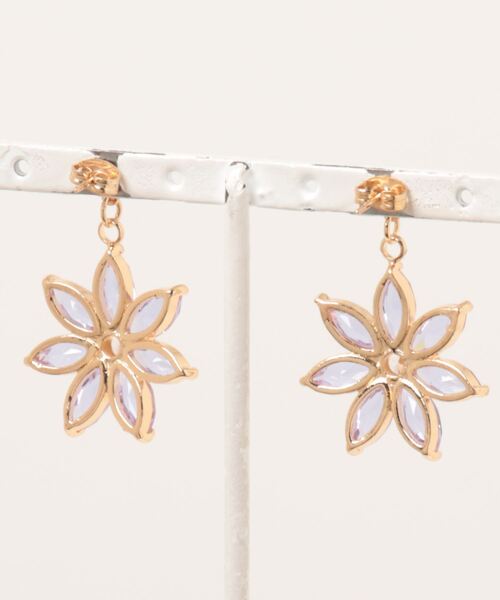 tone（トーン）の「【charme by pimo 】ガラス　花　キュービックジルコニア　ピアス(MA)（ピアス（両耳用）・レディース・ブラック/ピンク/パープル/グリーン・FREE）」の5枚目の写真