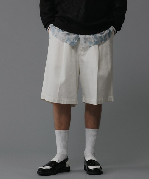 ADAM ET ROPE'(アダムエロペ)の「ホワイト デニム バギー ショーツ / ロングシーズン着用可能(デニムパンツ・メンズ・ホワイト・L/M)」の1枚目の写真