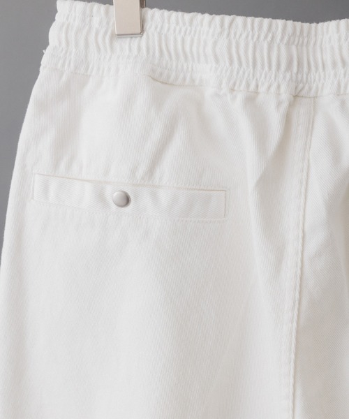 ADAM ET ROPE'(アダムエロペ)の「ホワイト デニム バギー ショーツ / ロングシーズン着用可能(デニムパンツ・メンズ・ホワイト・L/M)」の5枚目の写真