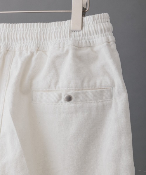 ADAM ET ROPE'(アダムエロペ)の「ホワイト デニム バギー ショーツ / ロングシーズン着用可能(デニムパンツ・メンズ・ホワイト・L/M)」の4枚目の写真