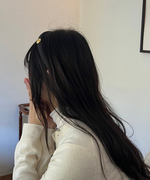 fiere（フィエール）の「韓国っぽレトロカチューシャ（カチューシャ・レディース・ブラック・FREE）」の2枚目の写真