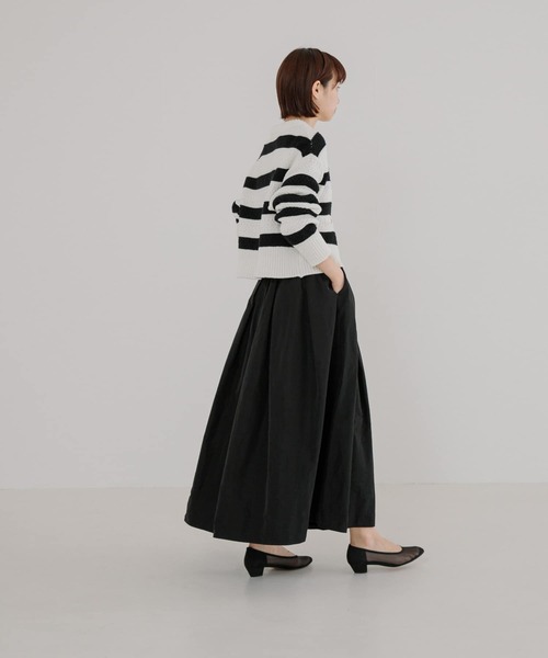 URBAN RESEARCH（アーバンリサーチ）の「メモリータフタボリュームスカート（スカート・レディース・ブラック/ベージュ・36/38）」の19枚目の写真