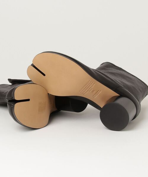 Maison Margiela(メゾンマルジェラ)の「TABI ANKLE BOOTS H60(ブーツ・レディース・ブラック・39/36)」の3枚目の写真