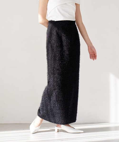 Stylevoice for xxx(スタイルヴォイスフォー)の「フェザータイトロングスカート(スカート・レディース・オフホワイト/ブラック・FREE)」の2枚目の写真
