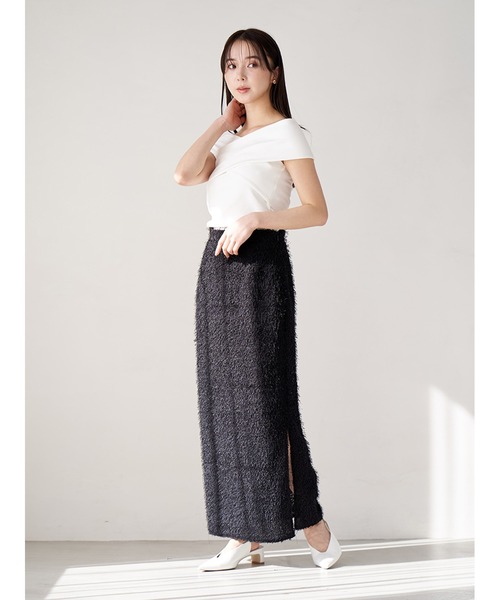 Stylevoice for xxx(スタイルヴォイスフォー)の「フェザータイトロングスカート(スカート・レディース・オフホワイト/ブラック・FREE)」の5枚目の写真