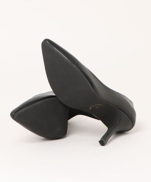 VICKY（ビッキー）の「【S～LLサイズ】ポインテッドトゥメタリックヒール（パンプス・レディース・ベージュ/シルバー系その他/ブラック・24.5cm/23.5cm/24.0cm/23.0cm）」の5枚目の写真