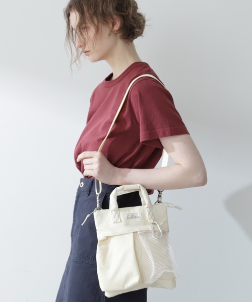 AVIREX（アヴィレックス）の「《直営店限定》MINI HELMET BAG/ミニヘルメットバッグ（ショルダーバッグ・レディース・アイボリー/ブラック/オリーブ・FREE）」の2枚目の写真