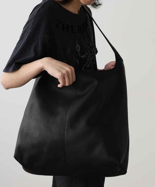 MR.OLIVE（ミスターオリーブ）の「MR.OLIVE/ミスターオリーブ WATER PROOF WASHABLE LEATHER / BIG SHOULDER BAG ショルダーバッグ（ショルダーバッグ・メンズ・ブラック・FREE）」の8枚目の写真