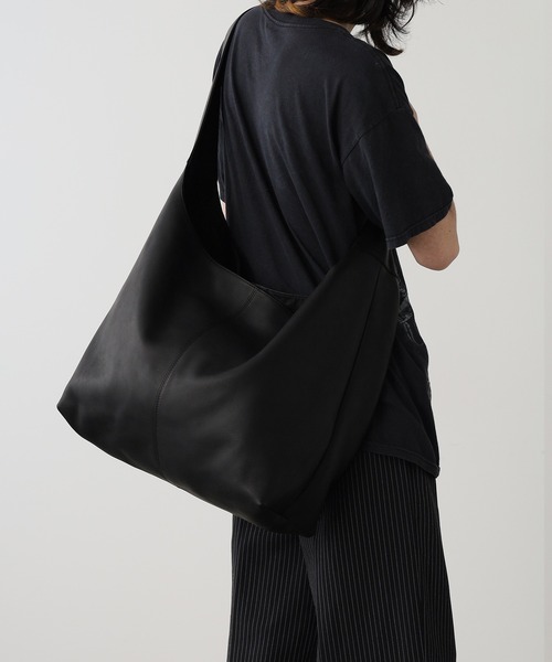 MR.OLIVE（ミスターオリーブ）の「MR.OLIVE/ミスターオリーブ WATER PROOF WASHABLE LEATHER / BIG SHOULDER BAG ショルダーバッグ（ショルダーバッグ・メンズ・ブラック・FREE）」の5枚目の写真