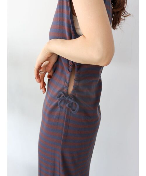 Ungrid（アングリッド）の「Miller別注 サイドオープンワンピース（ワンピース・レディース・ブルー/イエロー/ブラウン・FREE）」の8枚目の写真