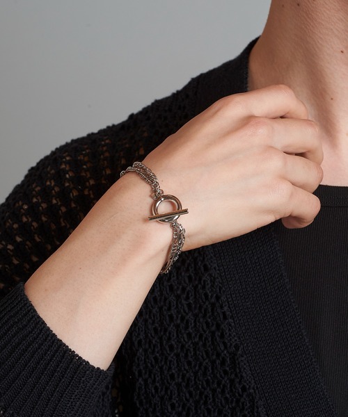 NO ID.（ノーアイディ）の「トリプルチェーンブレスレット（ブレスレット・メンズ・シルバー・ONE SIZE）」の4枚目の写真