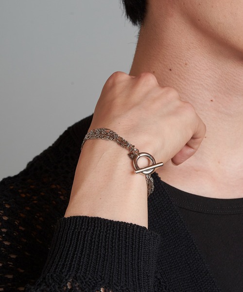 NO ID.（ノーアイディ）の「トリプルチェーンブレスレット（ブレスレット・メンズ・シルバー・ONE SIZE）」の5枚目の写真