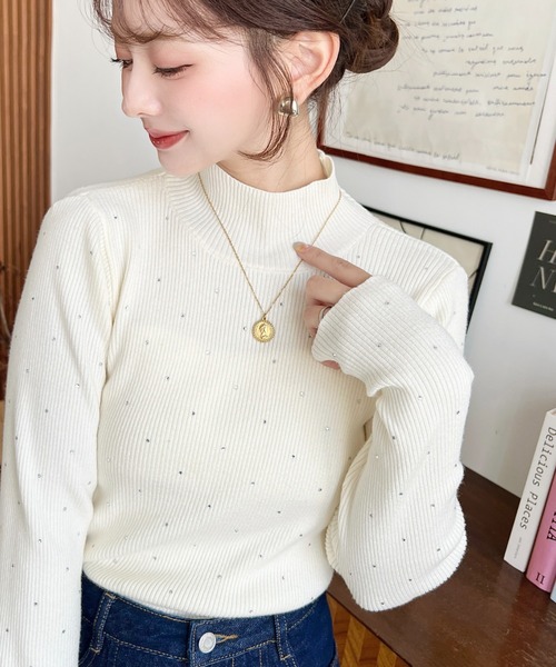 moment+（モーメントプラス）の「ラインストーンハイネックニットプルオーバー（ニット/セーター・レディース・レッド/アイボリー/ブラック/ナチュラル/チャコールグレー/杢グレー・M/L）」の16枚目の写真