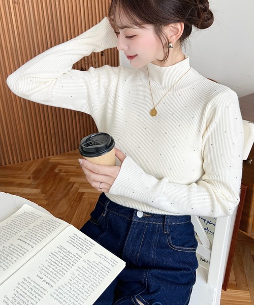 moment+（モーメントプラス）の「ラインストーンハイネックニットプルオーバー（ニット/セーター・レディース・レッド/アイボリー/ブラック/ナチュラル/チャコールグレー/杢グレー・M/L）」の15枚目の写真