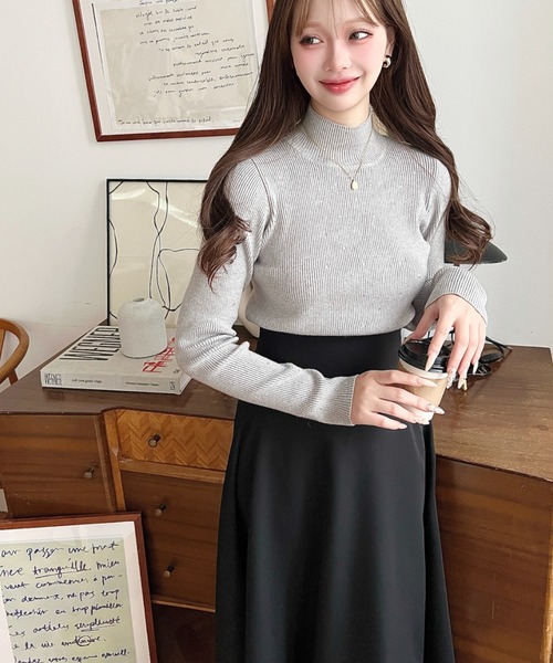 moment+（モーメントプラス）の「ラインストーンハイネックニットプルオーバー（ニット/セーター・レディース・レッド/アイボリー/ブラック/ナチュラル/チャコールグレー/杢グレー・M/L）」の21枚目の写真