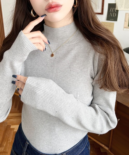 moment+（モーメントプラス）の「ラインストーンハイネックニットプルオーバー（ニット/セーター・レディース・レッド/アイボリー/ブラック/ナチュラル/チャコールグレー/杢グレー・M/L）」の22枚目の写真