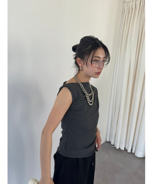 HANNE(アン)の「アシメネックTシャツ(Tシャツ/カットソー・レディース・ホワイト/ブラック/グレー・FREE)」の7枚目の写真