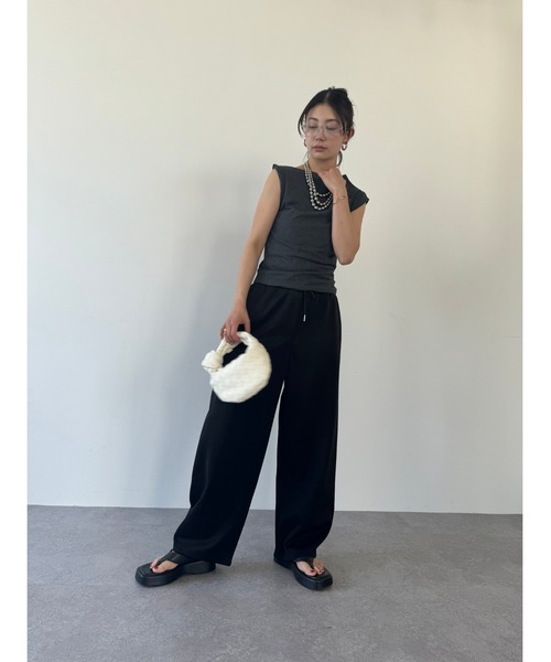 HANNE(アン)の「アシメネックTシャツ(Tシャツ/カットソー・レディース・ホワイト/ブラック/グレー・FREE)」の9枚目の写真
