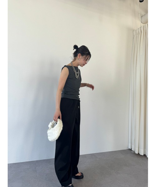 HANNE(アン)の「アシメネックTシャツ(Tシャツ/カットソー・レディース・ホワイト/ブラック/グレー・FREE)」の10枚目の写真