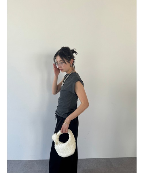 HANNE(アン)の「アシメネックTシャツ(Tシャツ/カットソー・レディース・ホワイト/ブラック/グレー・FREE)」の12枚目の写真