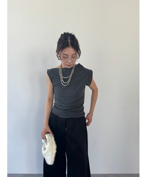 HANNE(アン)の「アシメネックTシャツ(Tシャツ/カットソー・レディース・ホワイト/ブラック/グレー・FREE)」の13枚目の写真
