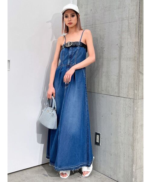 GYDA(ジェイダ)の「ベアデニムロングワンピース(ワンピース・レディース・ブルー/ライトブルー・FREE)」の12枚目の写真