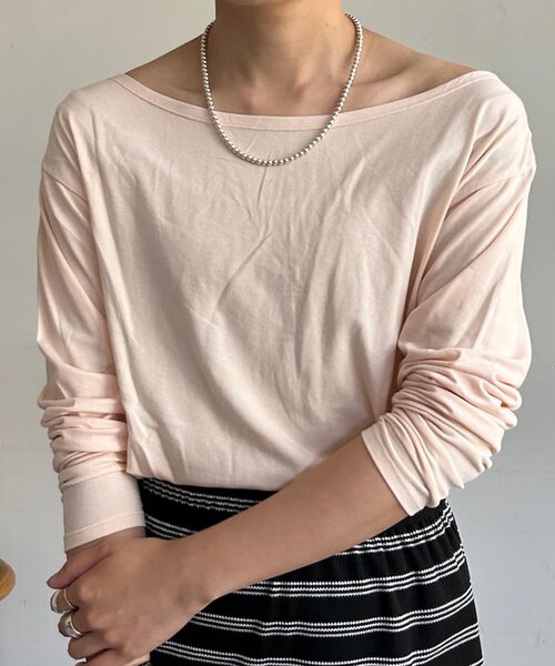 SHENERY(シーナリー)の「【着心地抜群◎】オフショルカットソー(Tシャツ/カットソー・レディース・ブラック/オフホワイト/ピンク・FREE)」の4枚目の写真