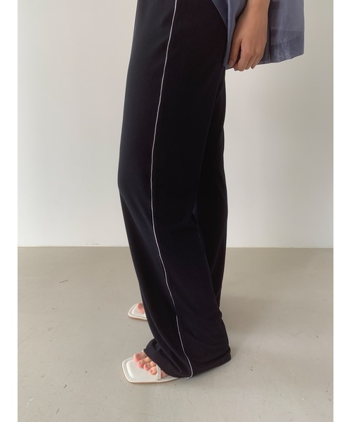 Didot.showroom（ディドット ショールーム）の「【DIDOT.】サイドラインパイピングトラックパンツ（スウェットパンツ・レディース・ブラウン/パープル/ネイビー/チャコール・FREE）」の18枚目の写真