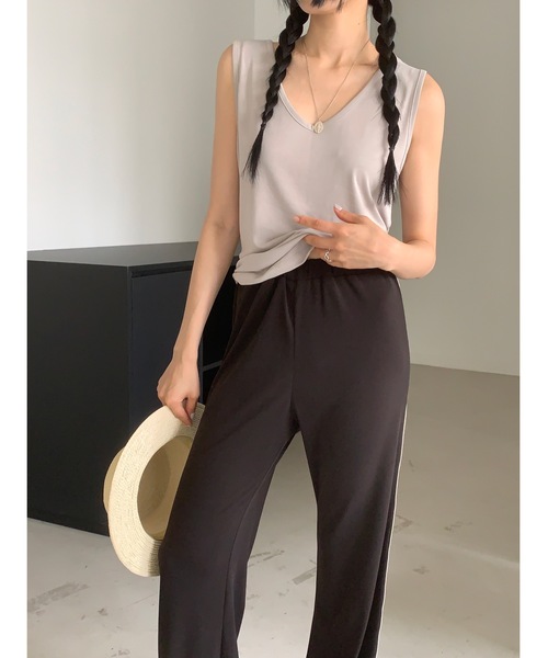 Didot.showroom（ディドット ショールーム）の「【DIDOT.】サイドラインパイピングトラックパンツ（スウェットパンツ・レディース・ブラウン/パープル/ネイビー/チャコール・FREE）」の11枚目の写真