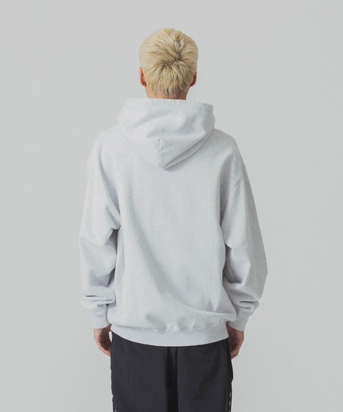 XLARGE（エクストララージ）の「STANDARD LOGO HOODED SWEATSHIRT