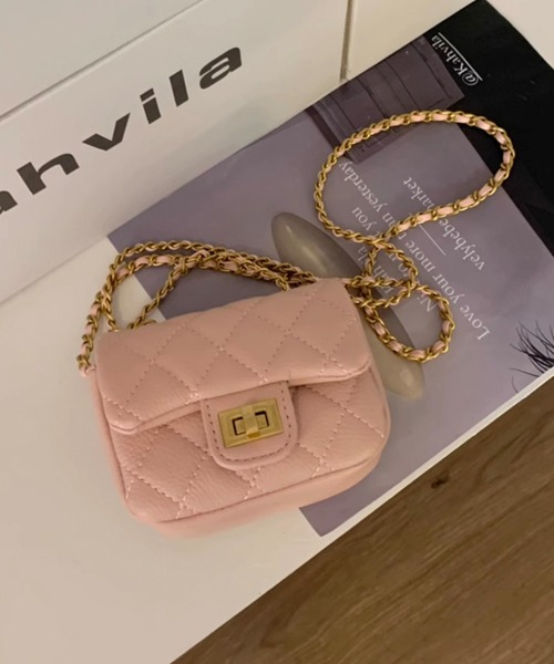 DAY CLOSET(デイ クローゼット)の「レディース アクセサリー感覚で使える2WAYチェーン付きミニバッグ(ショルダーバッグ・レディース・ベージュ/ピンク/ブラック/ブルー/アイボリー・ONE SIZE)」の17枚目の写真