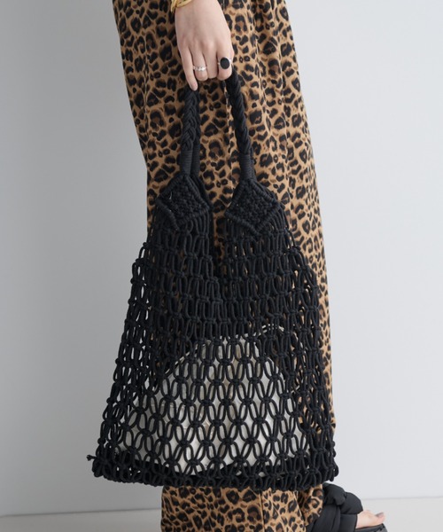 MERLOT（メルロー）の「トライアングルメッシュバッグ（トートバッグ・レディース・ホワイト/ブラック/パープル・FREE）」の4枚目の写真