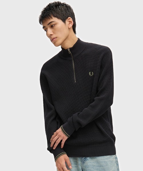 FRED PERRY(フレッドペリー)の「【先行予約受付中】Waffle Stitch Half Zip Jumper/ワッフルステッチハーフジップニット(ニット/セーター・メンズ・ブラック/オートミール/ダークブルー/ベージュ/ブラック系その他/グリーン/ベージュ系その他・S/M/L/XS)」の3枚目の写真