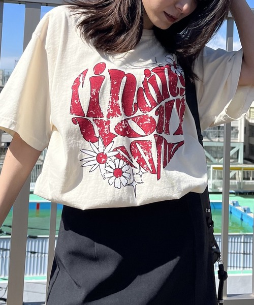 Revo.(レボ)の「MODISH GAZE ハート ピグメントTシャツ(Tシャツ/カットソー・レディース・アイボリー/ネイビー・FREE)」の6枚目の写真