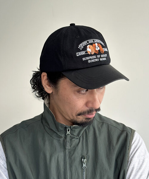 CPCM(シーピーシーエム)の「犬刺繍フェイクレザー×ツイルキャップ(キャップ・レディース・ベージュ/ネイビー/ブラック・FREE)」の1枚目の写真