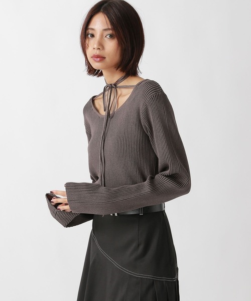 PAGEBOY（ページボーイ）の「チョーカーリブニットプルオーバー（ニット/セーター・レディース・ブラウン/ブラック/オフホワイト/ブルー・FREE）」の5枚目の写真