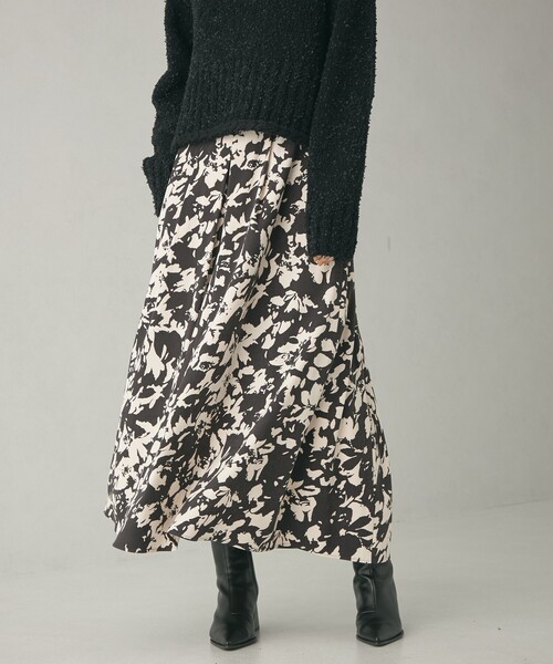 EMMEL REFINES（エメルリファインズ）の「＜EMMEL REFINES＞EM フラワープリント タックスカート（スカート・レディース・その他1/ダークブラウン・S/M）」の3枚目の写真