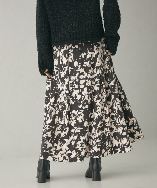 EMMEL REFINES（エメルリファインズ）の「＜EMMEL REFINES＞EM フラワープリント タックスカート（スカート・レディース・その他1/ダークブラウン・S/M）」の5枚目の写真