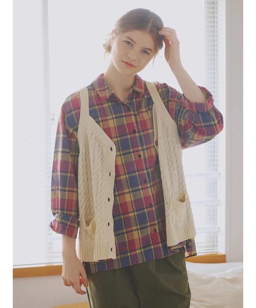 Samansa Mos2（サマンサ モスモス）の「麻タッチニットベスト（ベスト・レディース・チャコールグレー/カーキ/キナリ・F）」の2枚目の写真