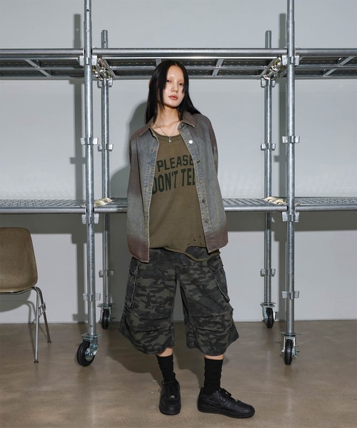 FOLLOWIN（フォロウィン）の「[UNISEX]ビンテージウォッシング・オーバーフィットデニムシャツ（シャツ/ブラウス・レディース・ブルー・FREE）」の6枚目の写真