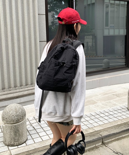 lilful(リルフル)の「ドロストポケットナイロンリュック(バックパック/リュック・レディース・ブラック/アイボリー・F)」の16枚目の写真