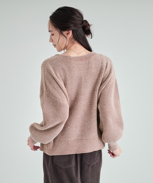 Cutie Blonde(キューティーブロンド)の「◆【S-LL/前後2WAY】大人のゆるさが魅力 ベロア風ラメモールニット(ニット/セーター・レディース・ベビーピンク/オリーブ/ネイビー/ナチュラル・04/03/02/01)」の13枚目の写真