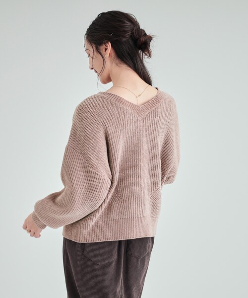 Cutie Blonde(キューティーブロンド)の「◆【S-LL/前後2WAY】大人のゆるさが魅力 ベロア風ラメモールニット(ニット/セーター・レディース・ベビーピンク/オリーブ/ネイビー/ナチュラル・04/03/02/01)」の15枚目の写真