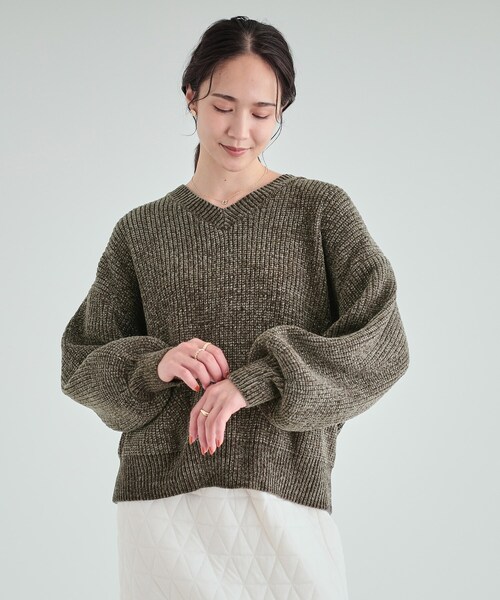 Cutie Blonde(キューティーブロンド)の「◆【S-LL/前後2WAY】大人のゆるさが魅力 ベロア風ラメモールニット(ニット/セーター・レディース・ベビーピンク/オリーブ/ネイビー/ナチュラル・04/03/02/01)」の19枚目の写真