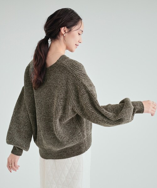 Cutie Blonde(キューティーブロンド)の「◆【S-LL/前後2WAY】大人のゆるさが魅力 ベロア風ラメモールニット(ニット/セーター・レディース・ベビーピンク/オリーブ/ネイビー/ナチュラル・04/03/02/01)」の20枚目の写真