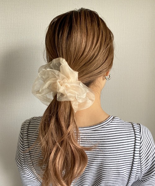 ciite'（シーテ）の「エアリービッグシュシュ（シュシュ・レディース・ベージュ/グレー/カーキ・FREE）」の4枚目の写真