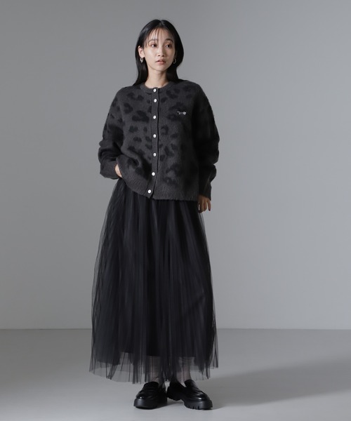 PENNEYS(ぺニーズ)の「PENNEYS別注TheFOXレオパードクルーカーディガン(ニット/セーター・レディース・ベージュ/チャコール/グレー・FREE)」の10枚目の写真